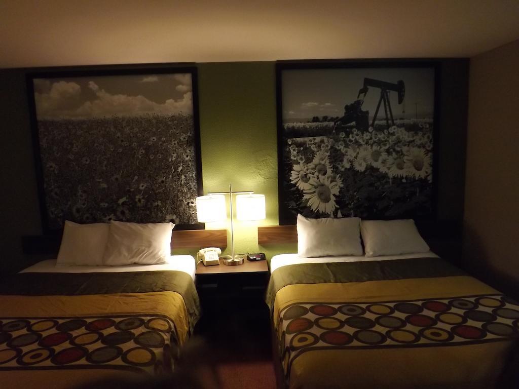 Super 8 By Wyndham Sterling Co Hotel Стая снимка