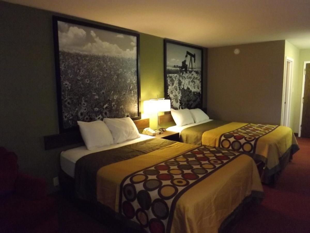 Super 8 By Wyndham Sterling Co Hotel Екстериор снимка